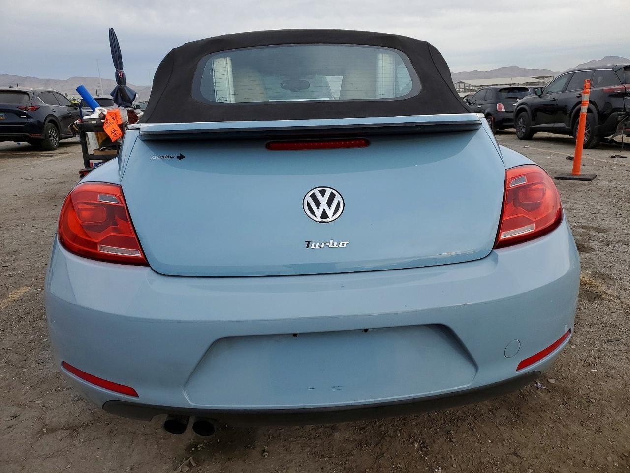 2016 VOLKSWAGEN Beetle