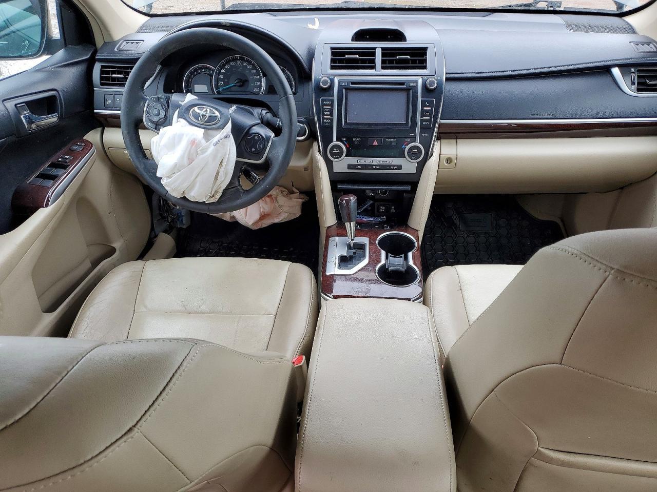 2014 TOYOTA CAMRY