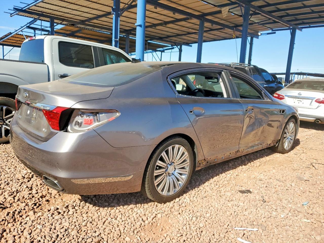 2015 KIA K900