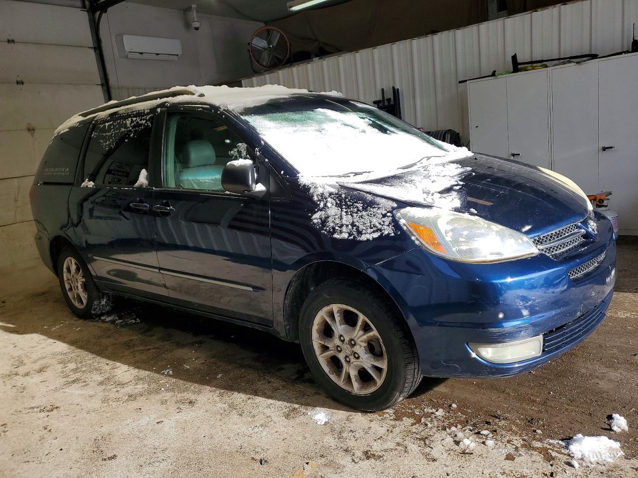 2003 TOYOTA SIENNA