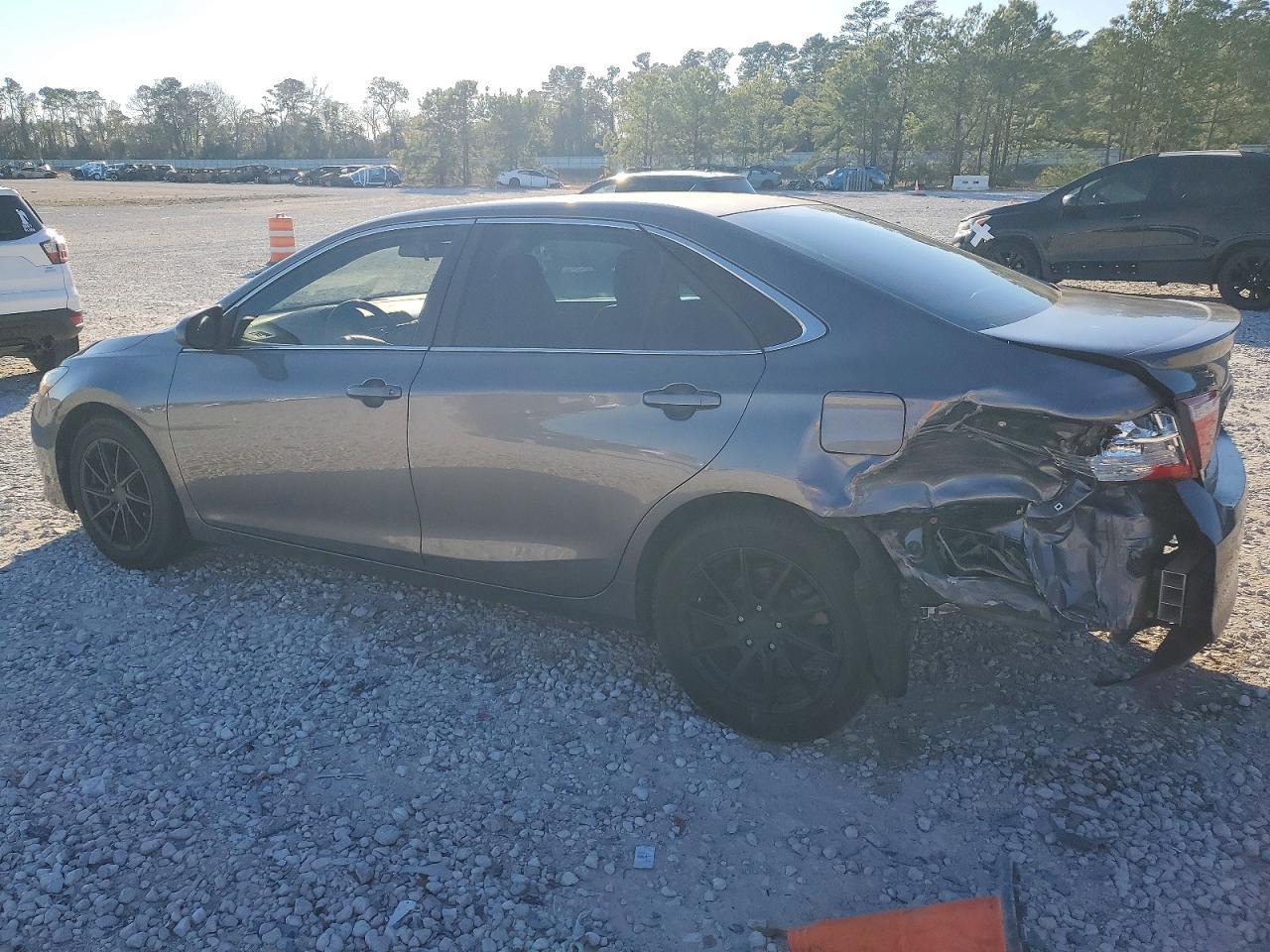 2015 TOYOTA CAMRY