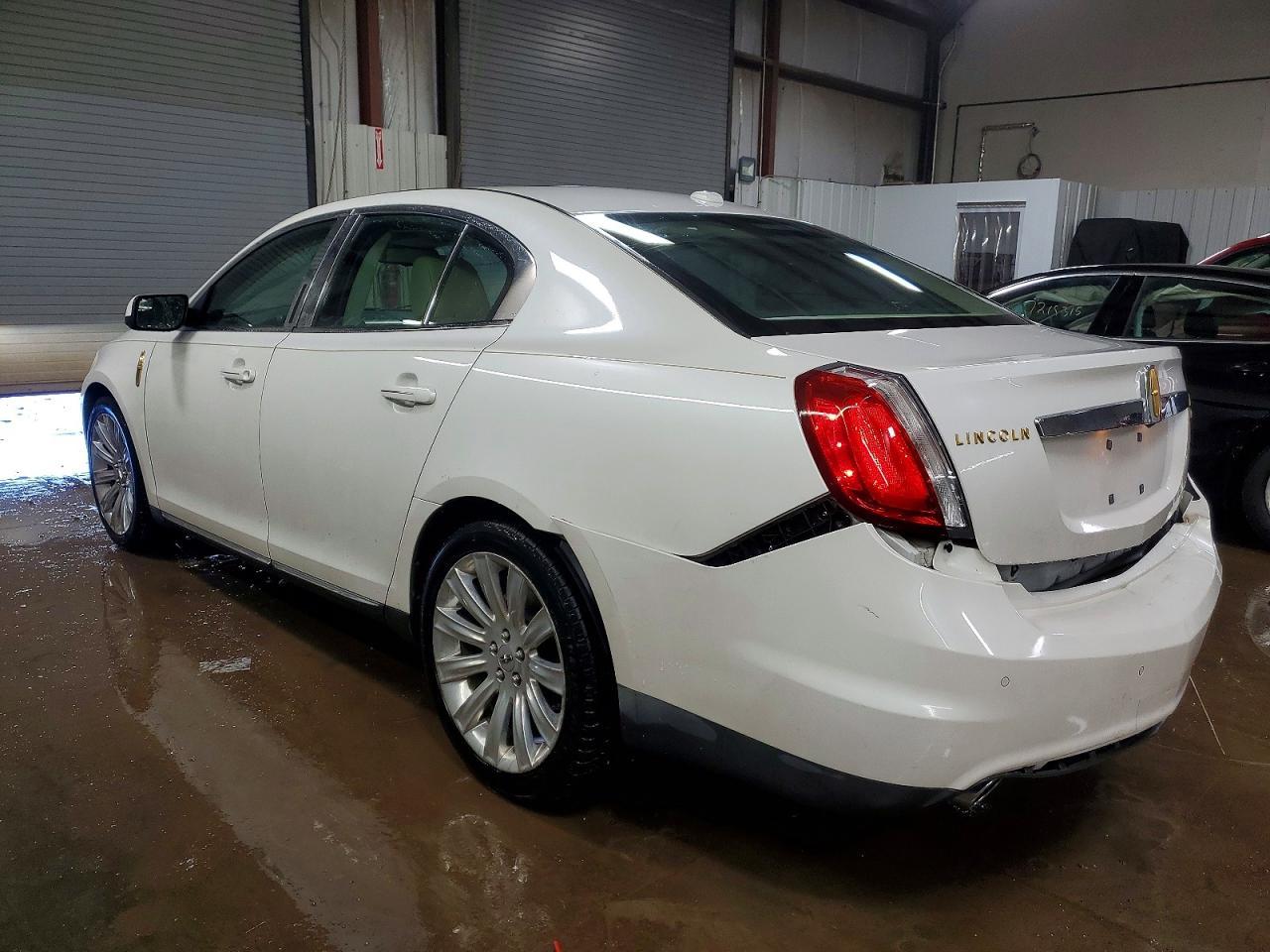 2010 LINCOLN MKS
