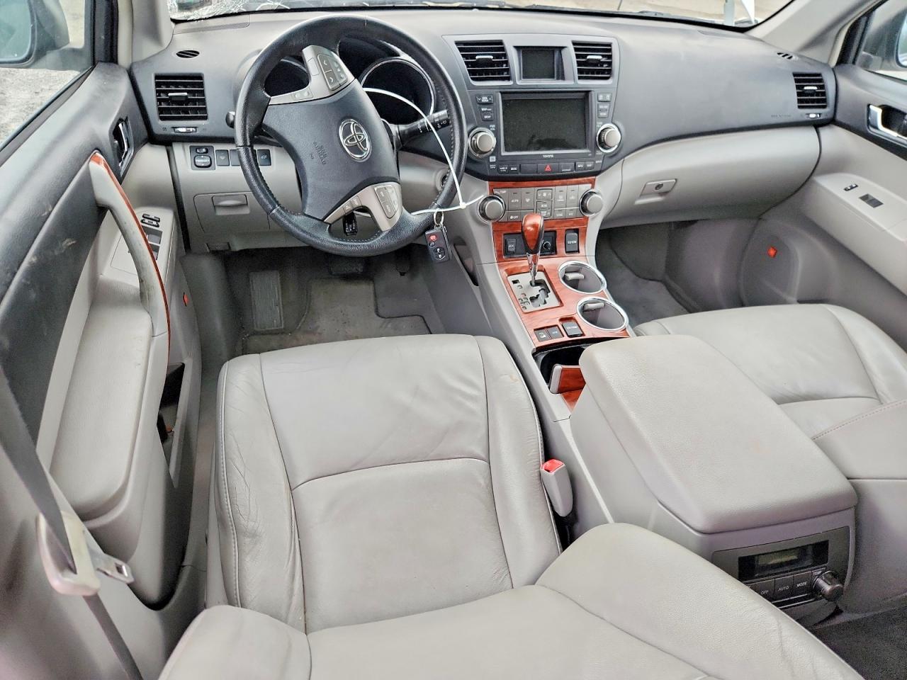 2010 TOYOTA HIGHLANDER