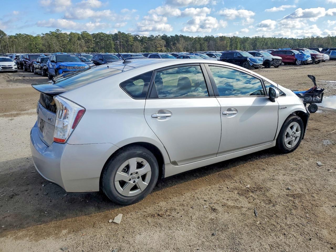 2011 TOYOTA PRIUS