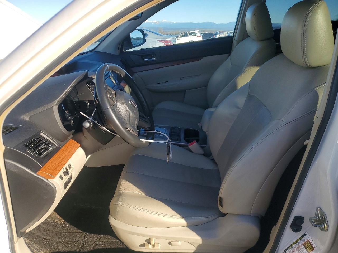 2013 SUBARU Outback