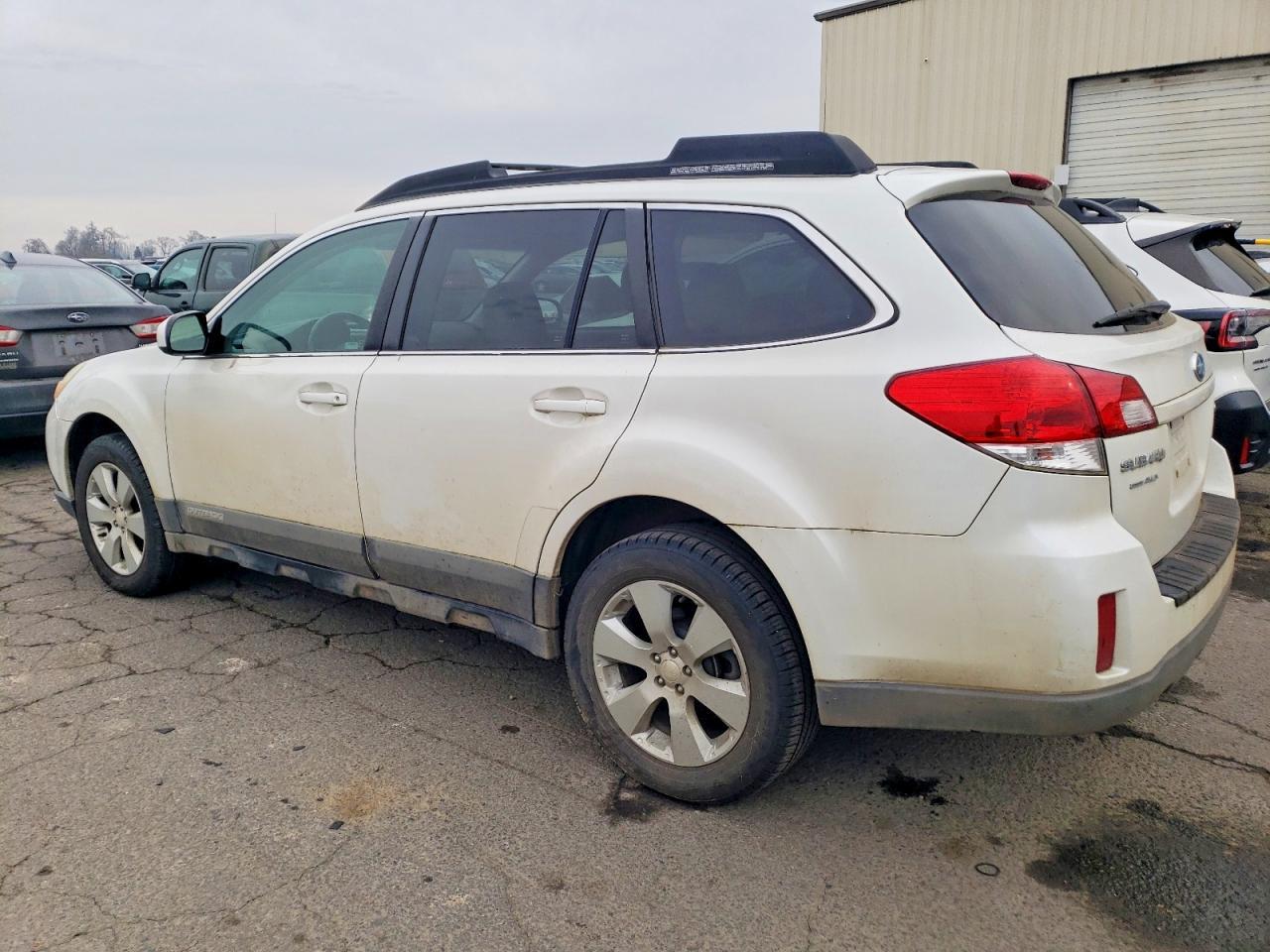 2010 SUBARU Outback