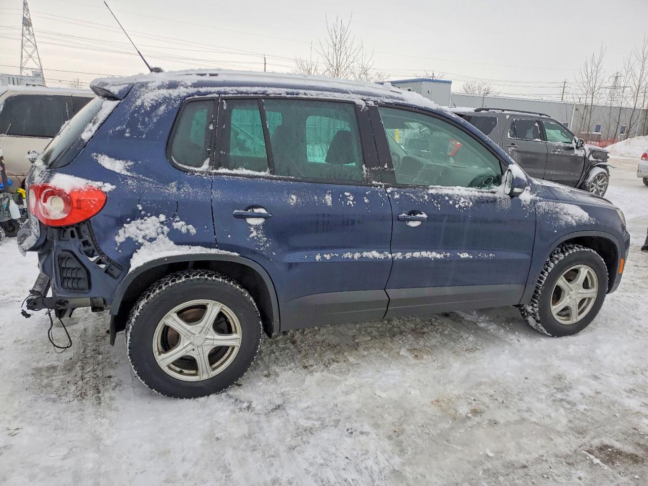 2011 VOLKSWAGEN TIGUAN