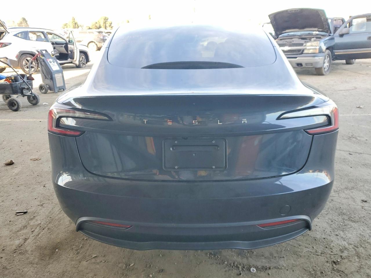 2025 TESLA MODEL 3