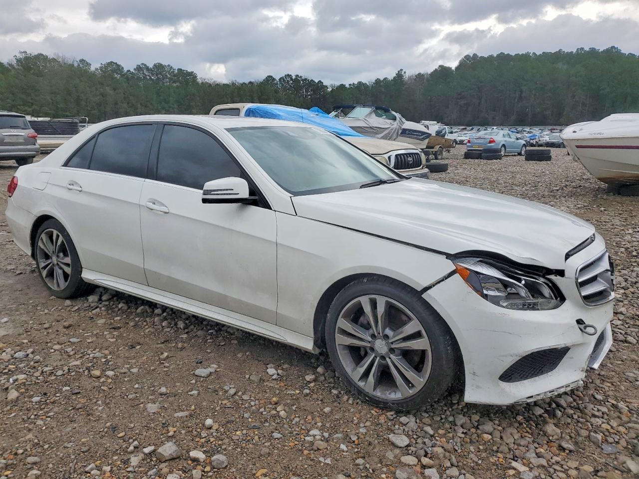 2016 MERCEDES-BENZ E-Class