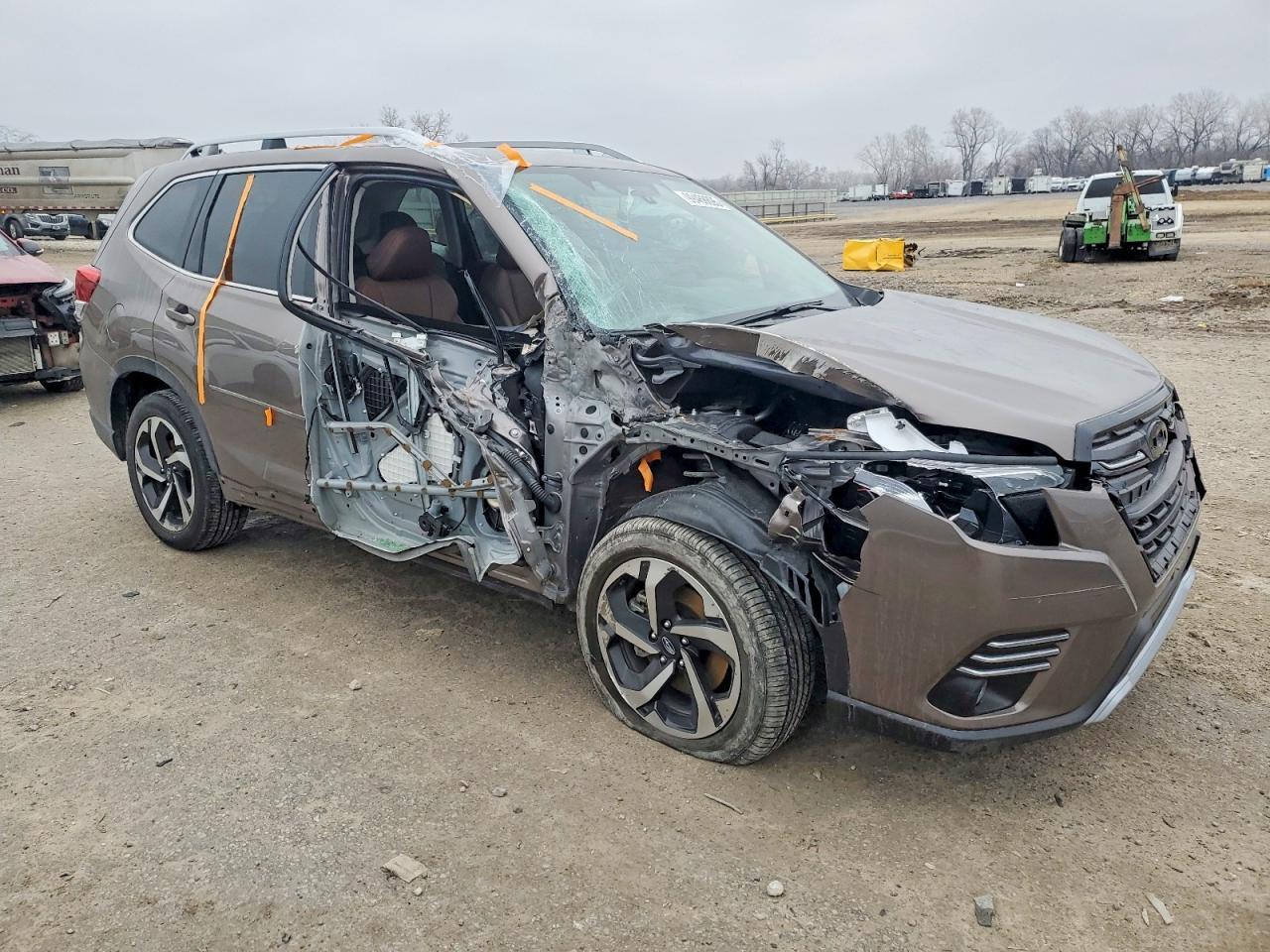 2022 SUBARU FORESTER