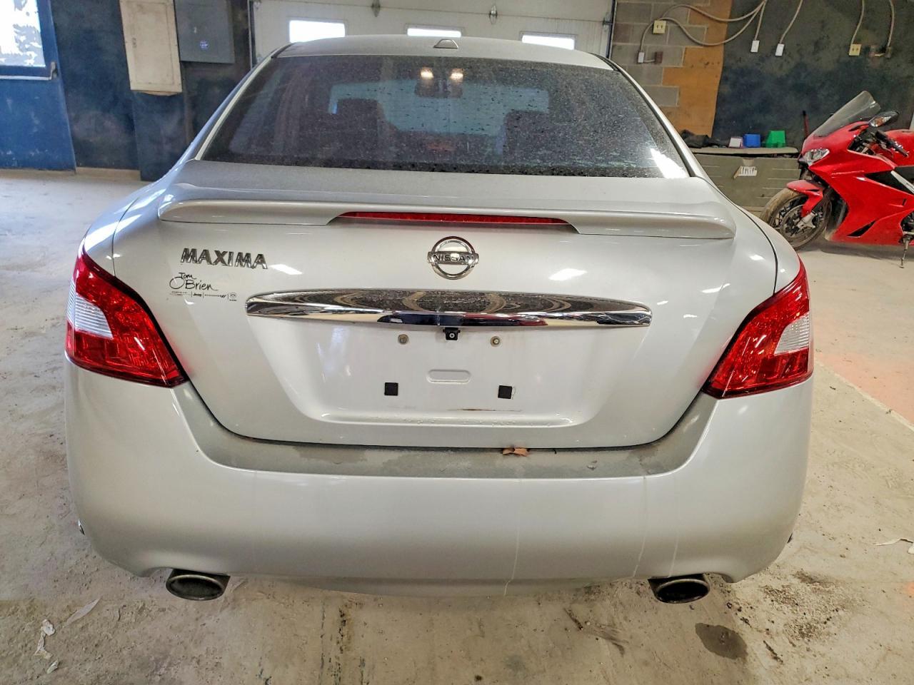 2011 NISSAN Maxima