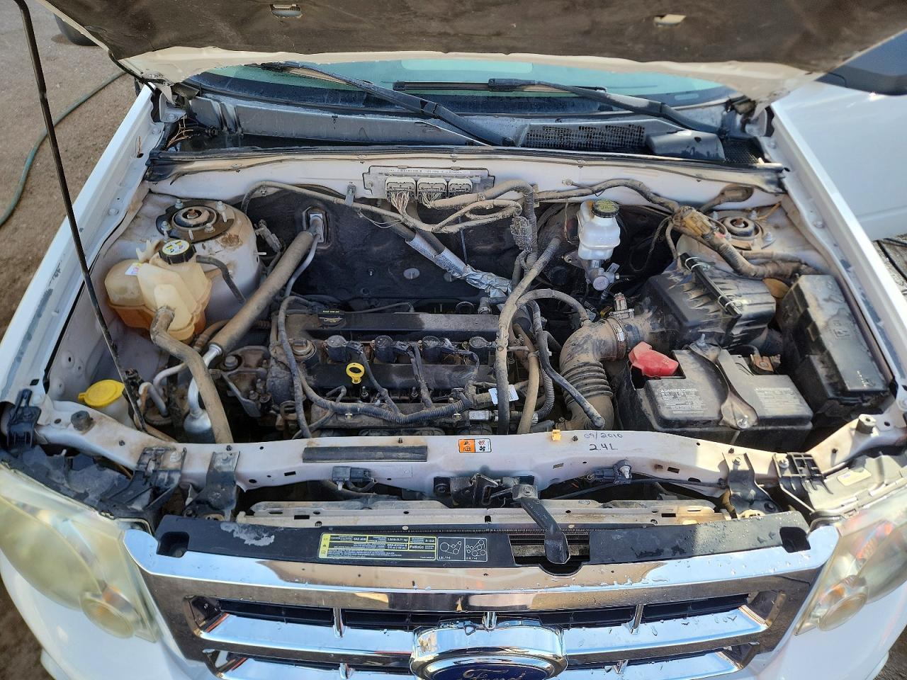 2010 FORD ESCAPE