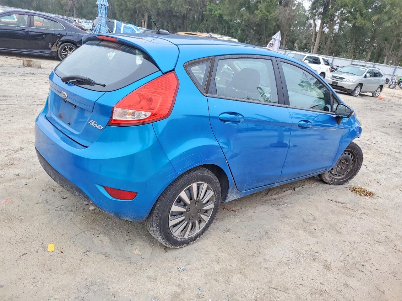 2013 FORD Fiesta