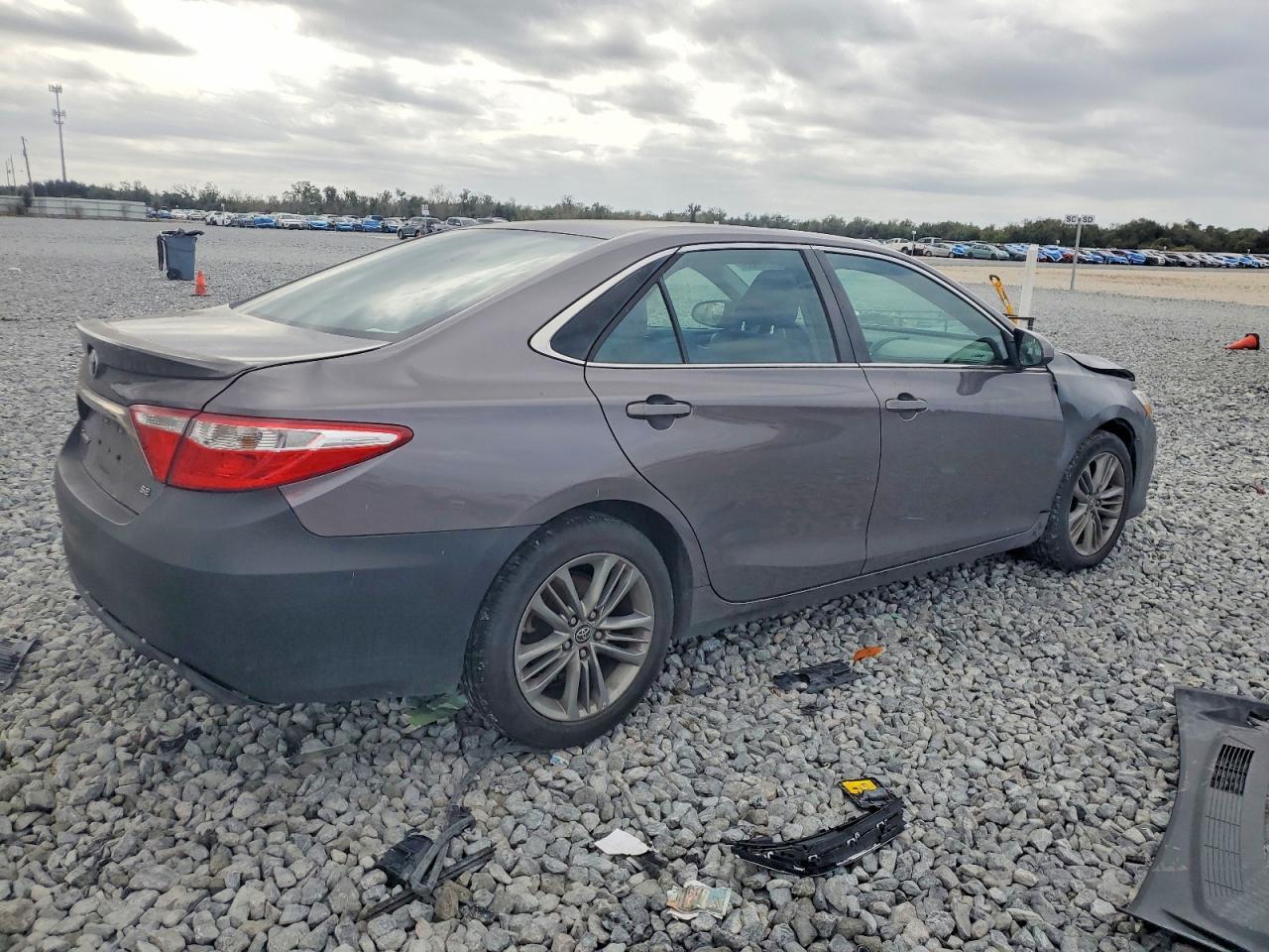 2015 TOYOTA CAMRY