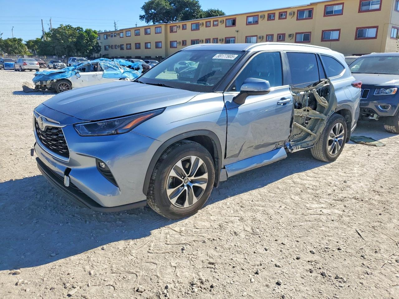 2024 TOYOTA HIGHLANDER