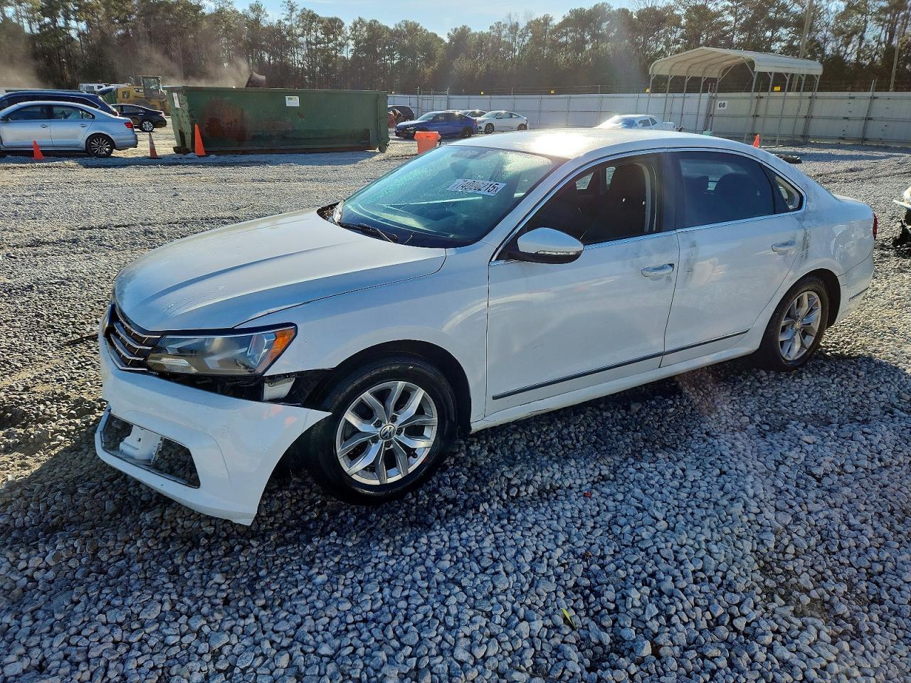 2017 VOLKSWAGEN Passat