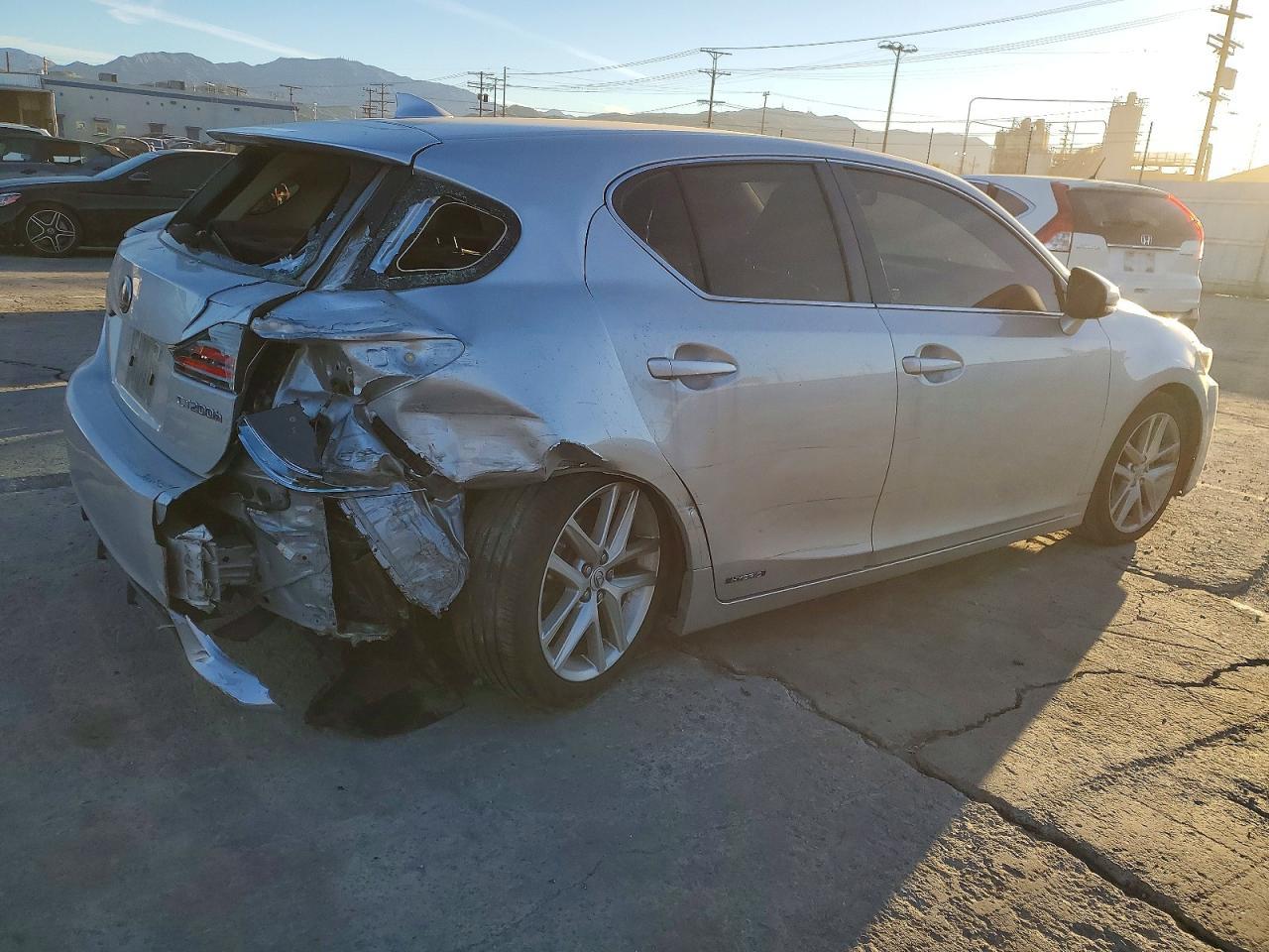 2016 LEXUS CT 200