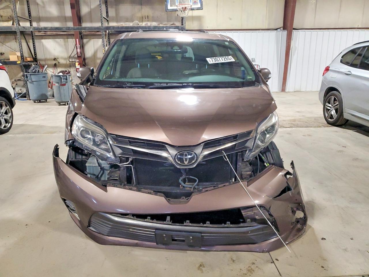 2018 TOYOTA SIENNA
