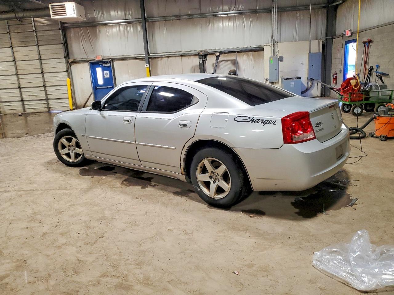 2010 DODGE CHARGER