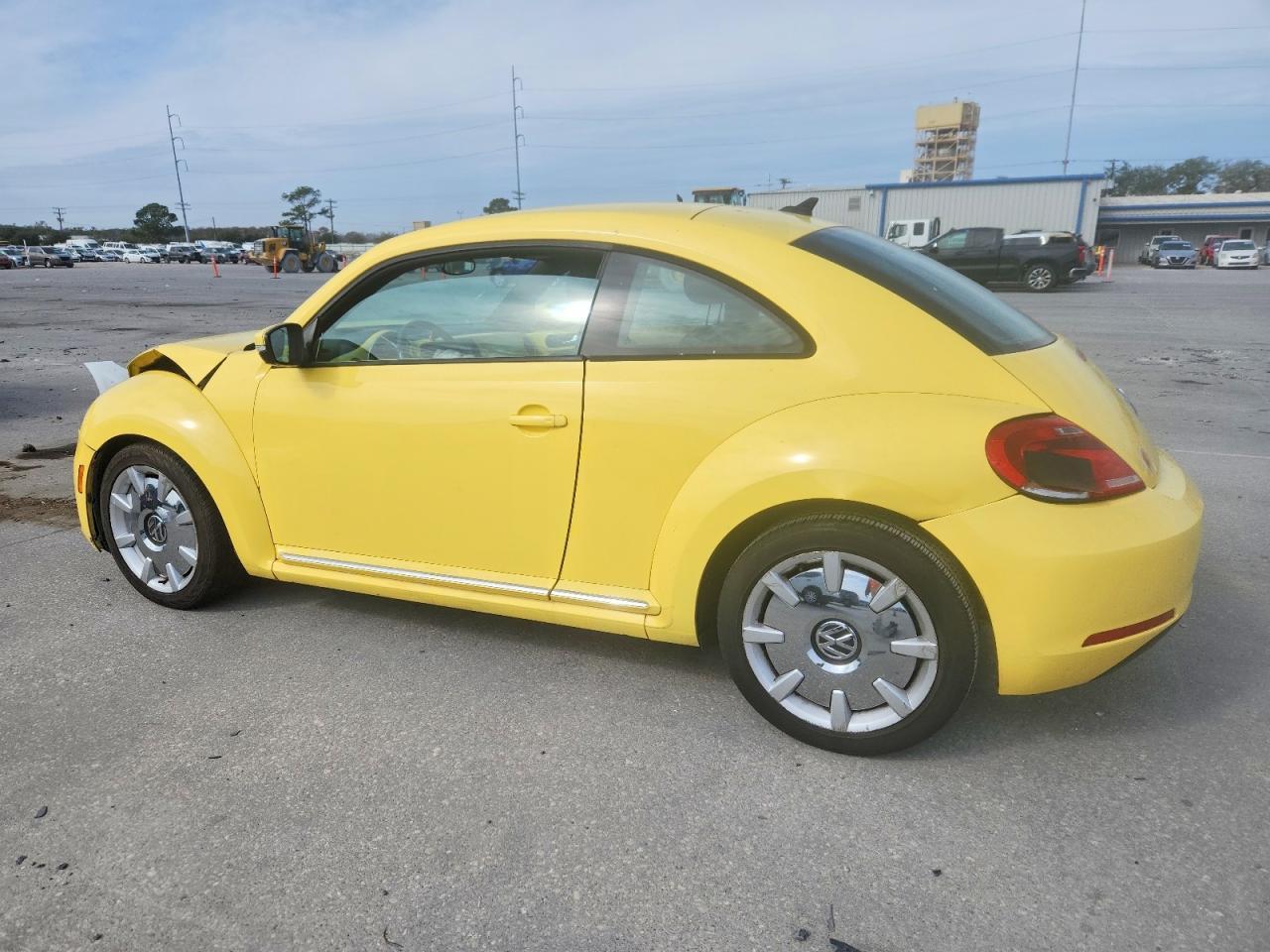 2012 VOLKSWAGEN Beetle