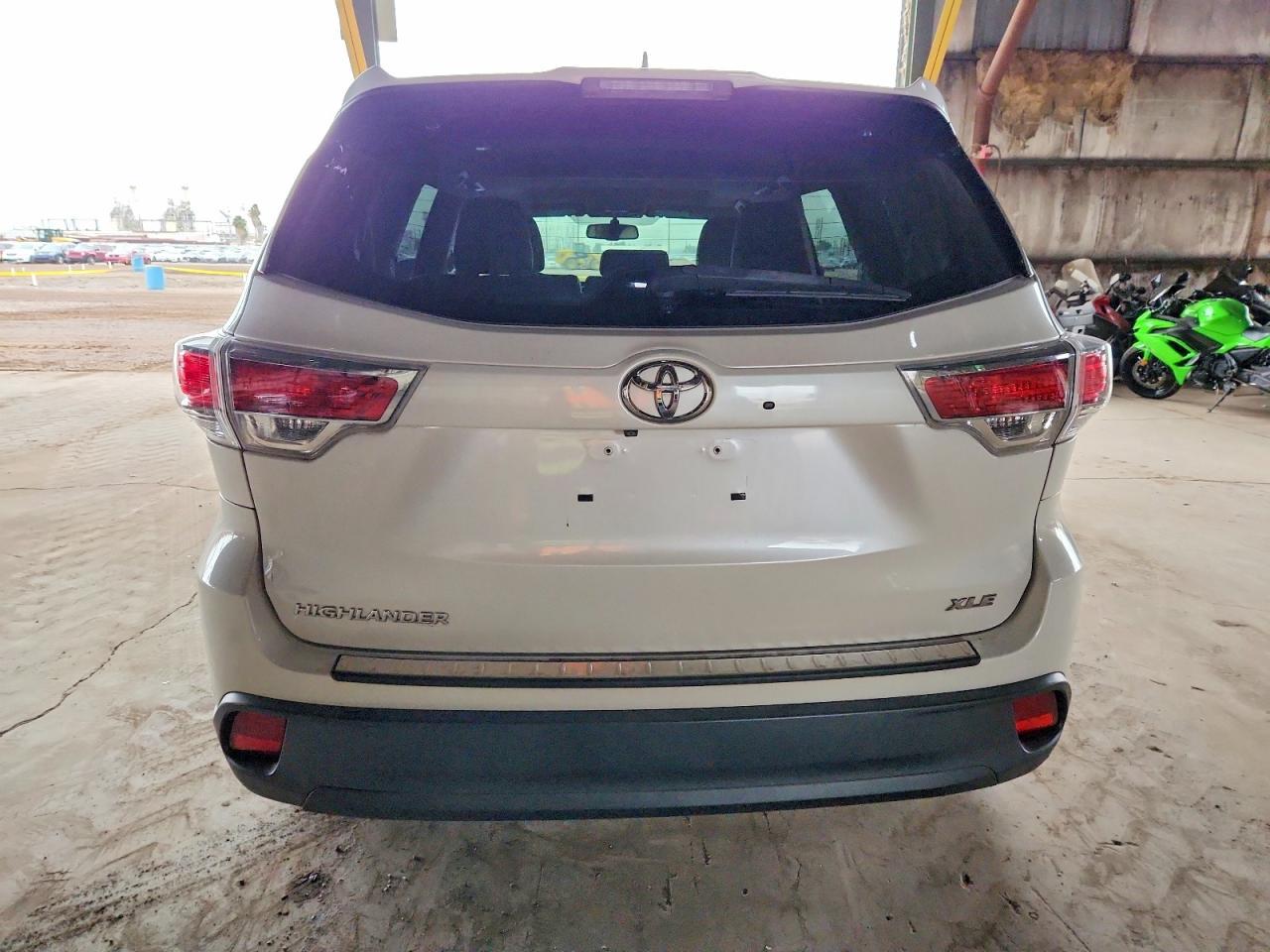 2015 TOYOTA HIGHLANDER