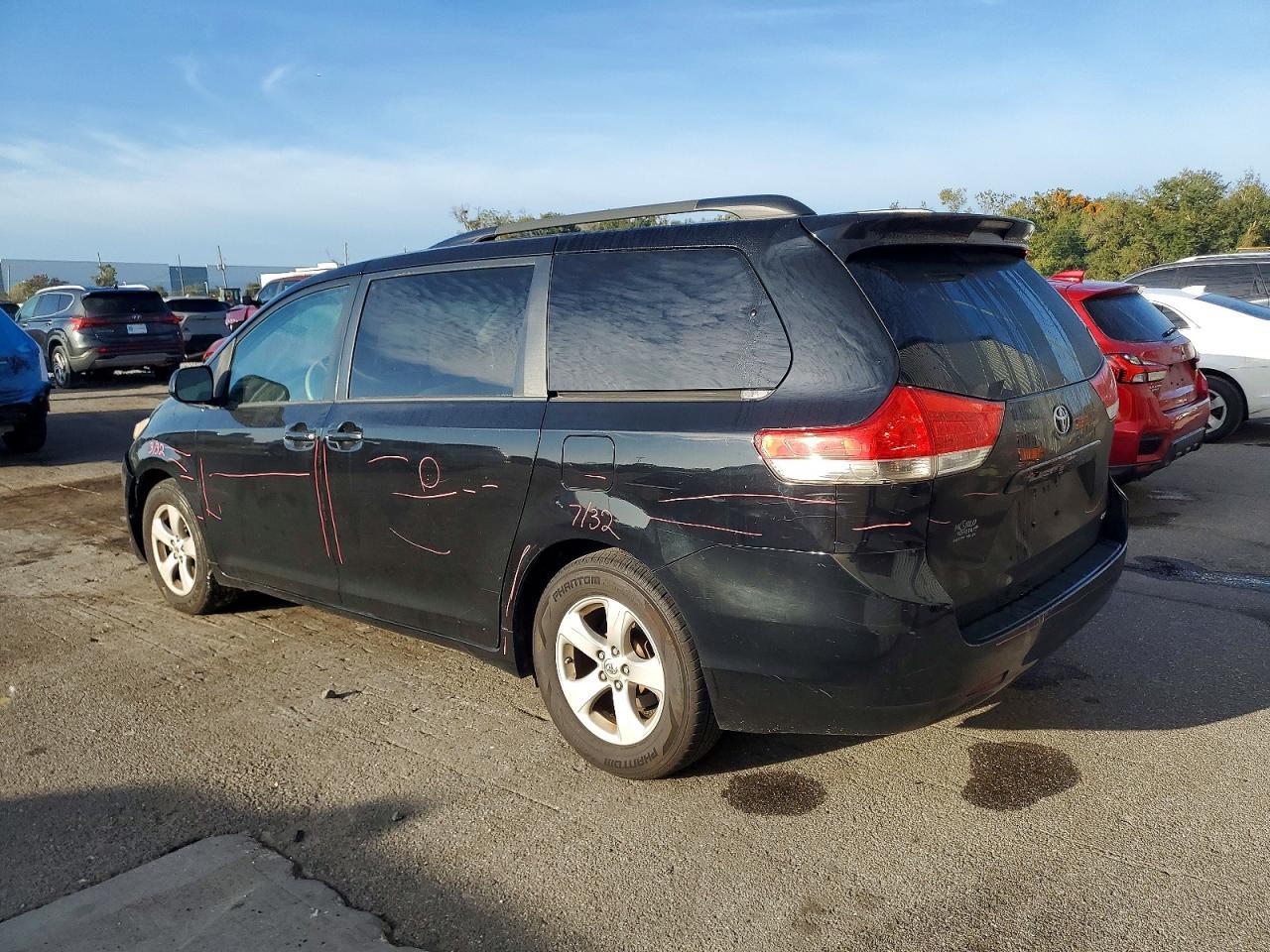2013 TOYOTA SIENNA