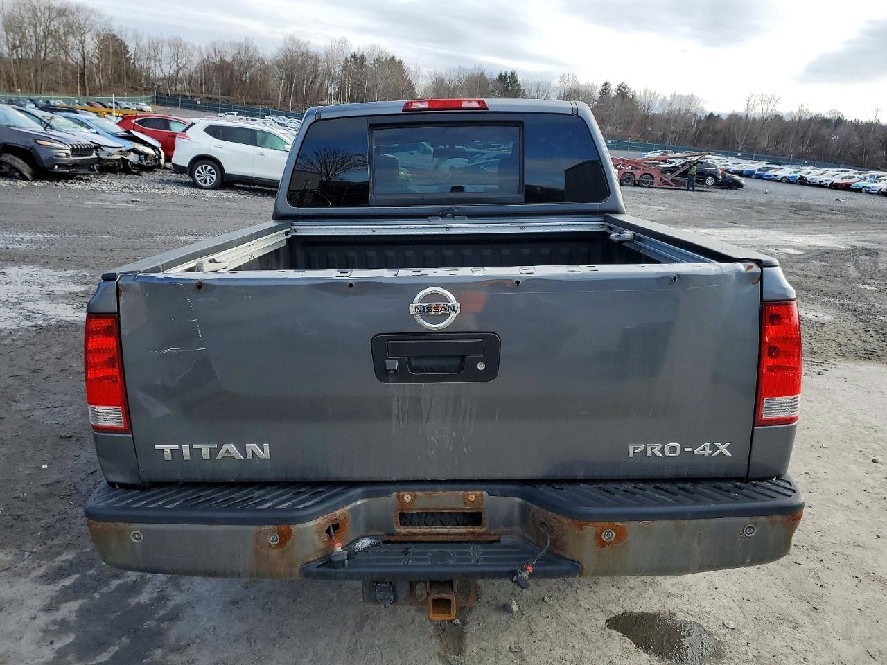 2014 NISSAN Titan