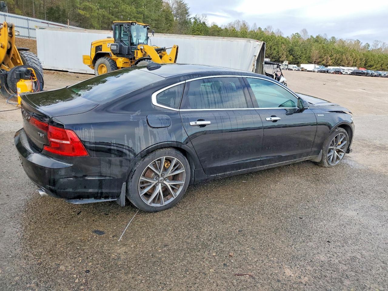 2018 VOLVO S90