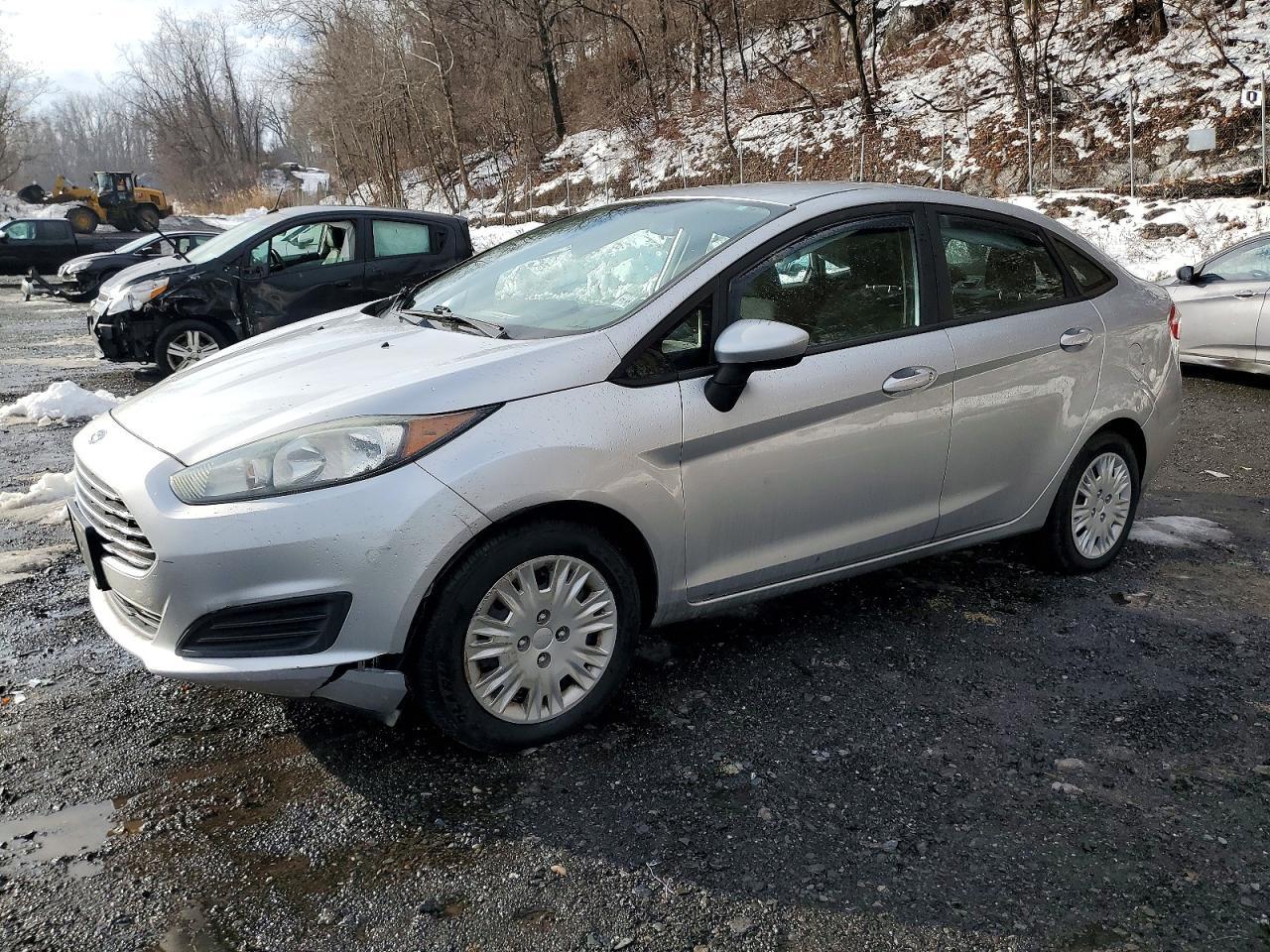 2015 FORD Fiesta