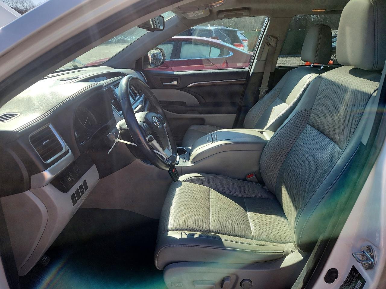 2016 TOYOTA HIGHLANDER