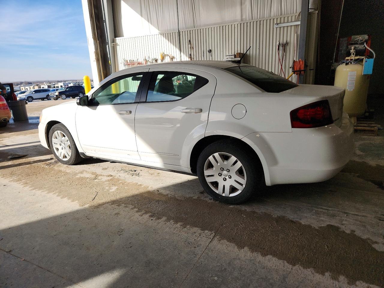 2013 DODGE Avenger