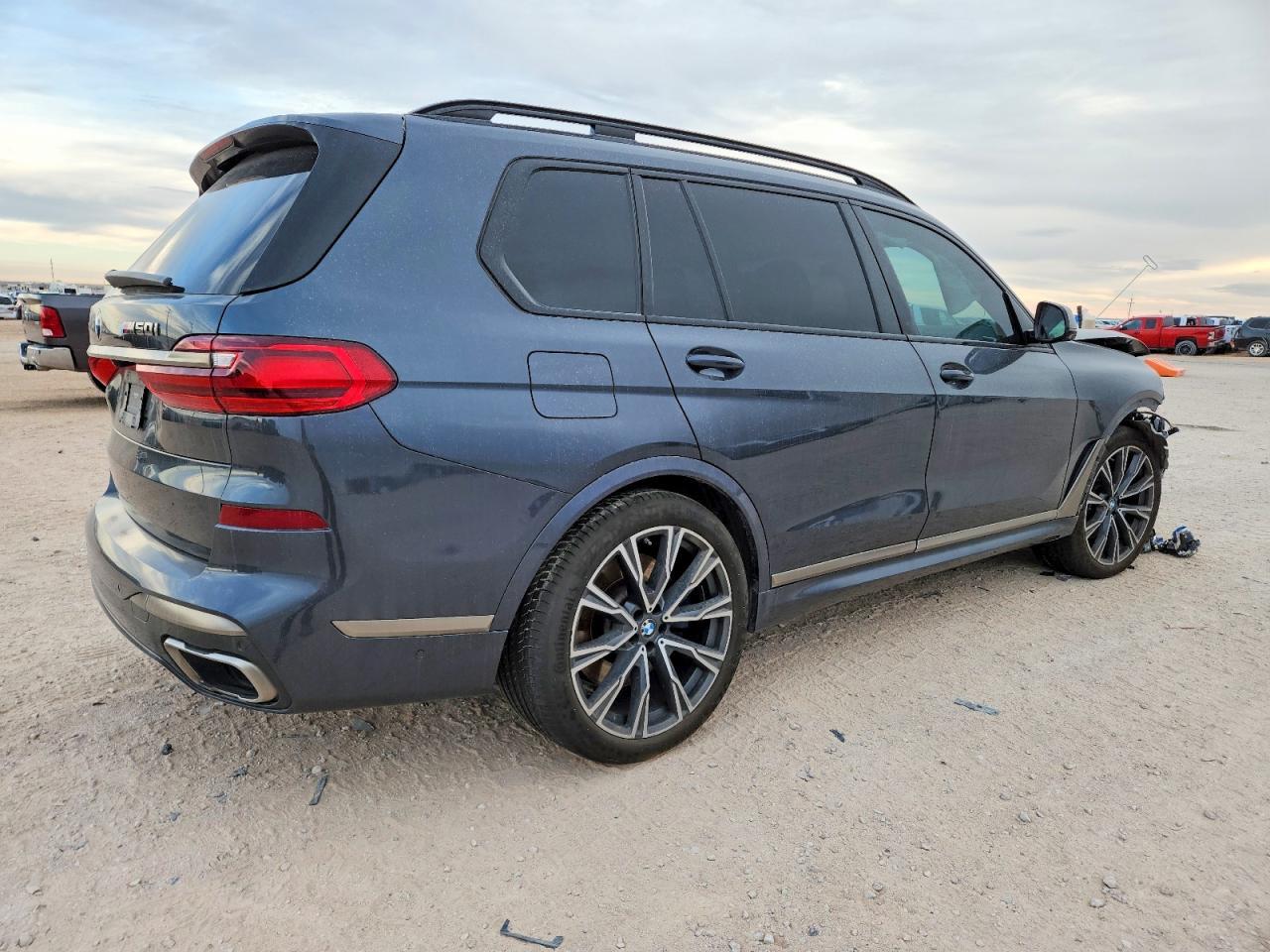 2022 BMW X7