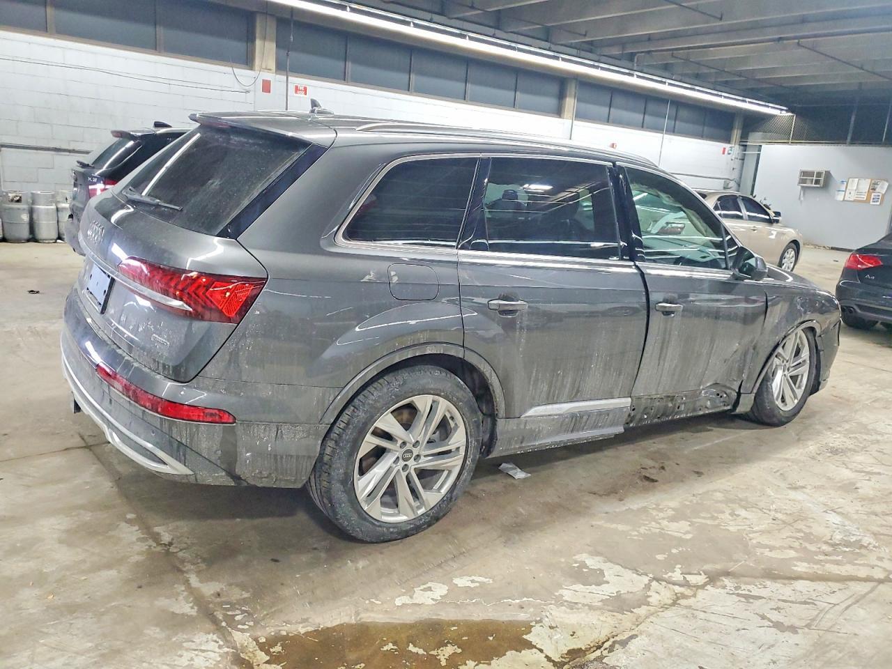 2022 AUDI Q7