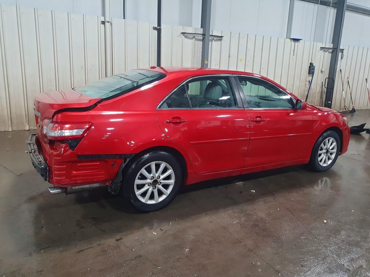 2011 TOYOTA CAMRY