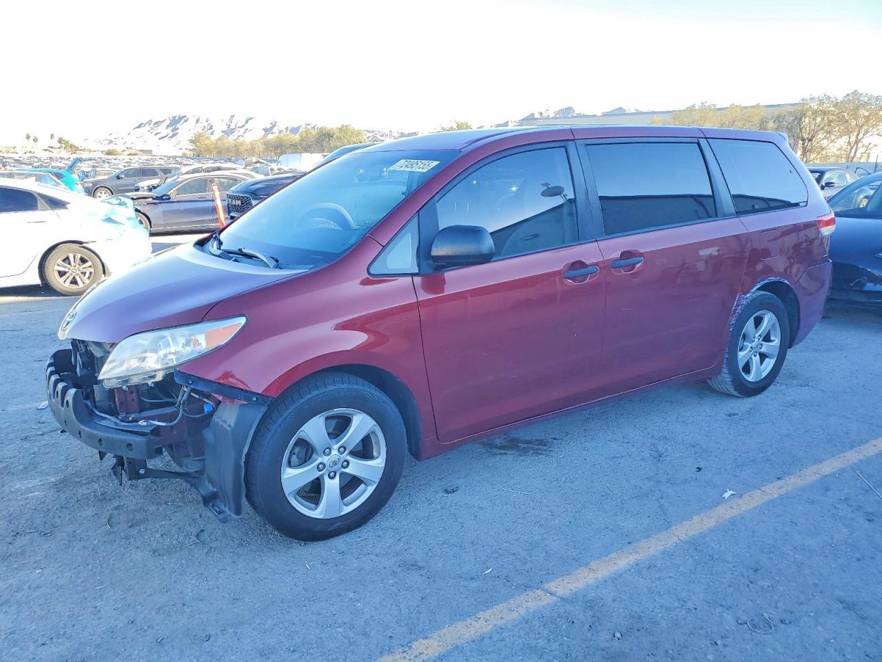 2012 TOYOTA SIENNA