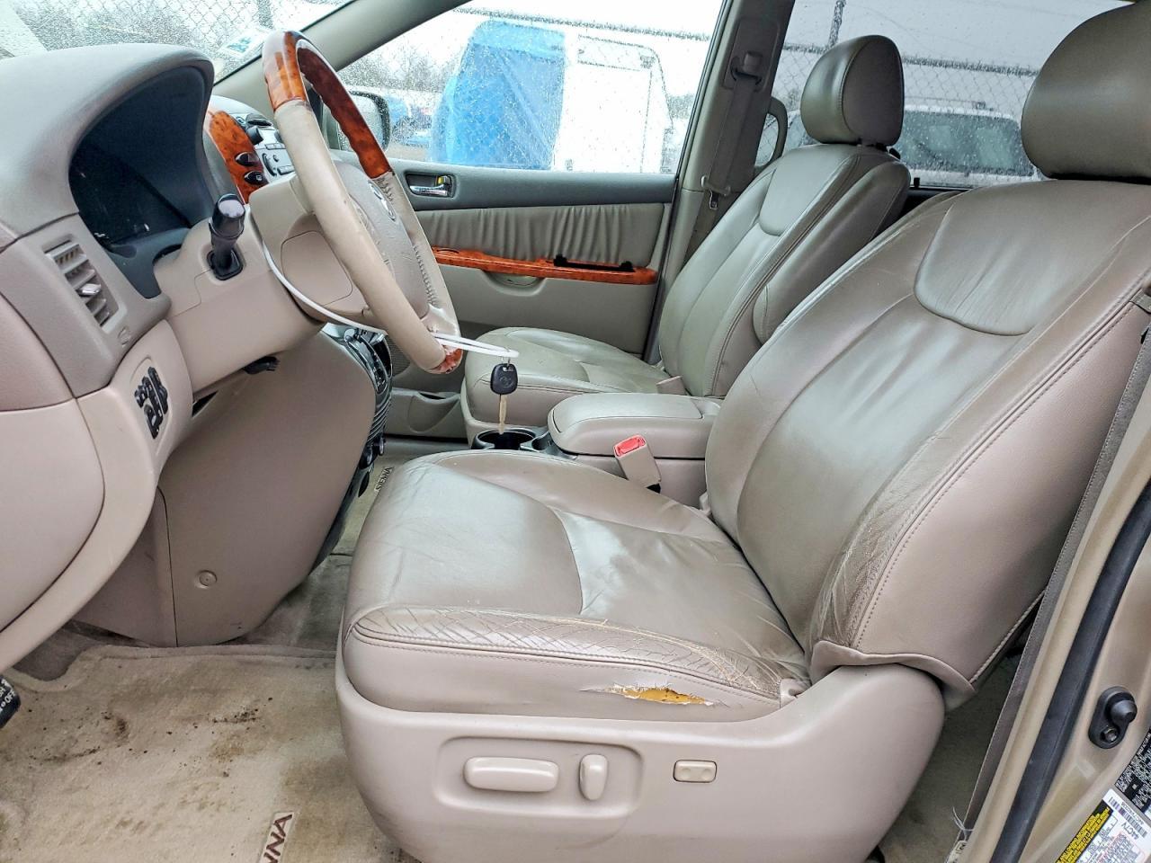 2006 TOYOTA SIENNA