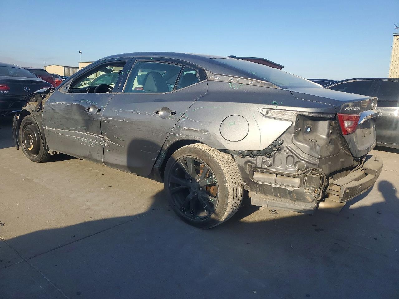 2016 NISSAN Maxima