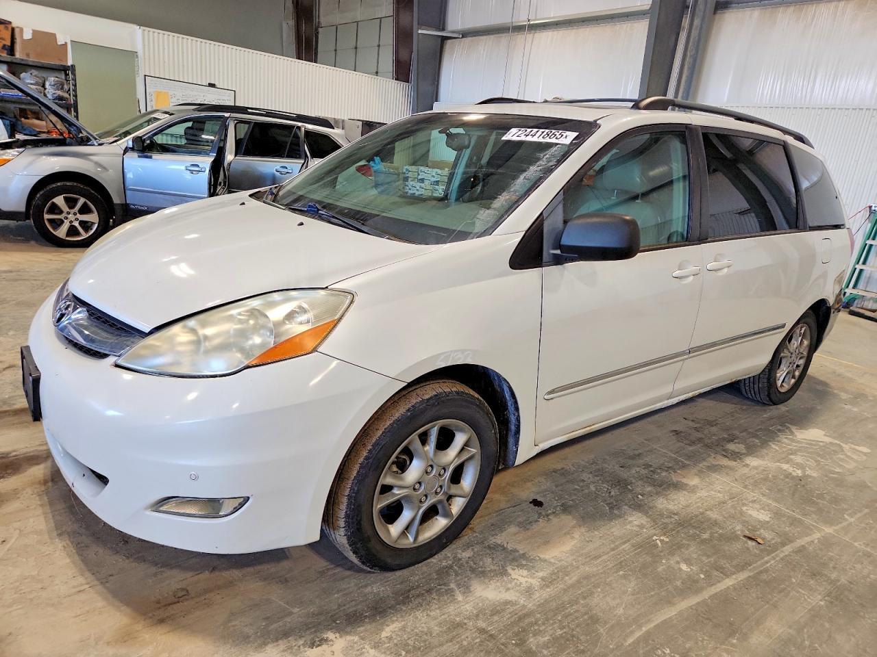 2006 TOYOTA SIENNA