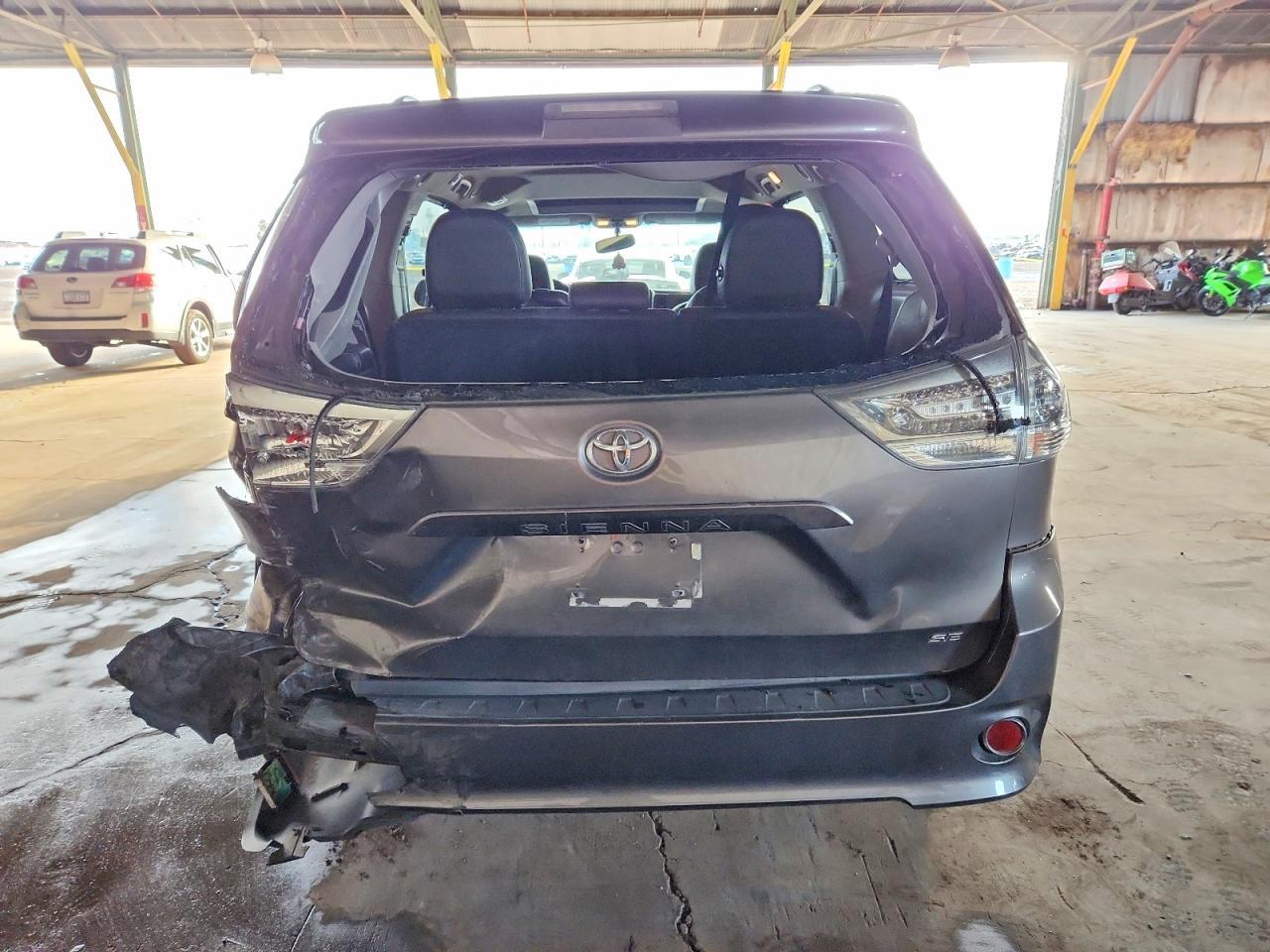 2015 TOYOTA SIENNA