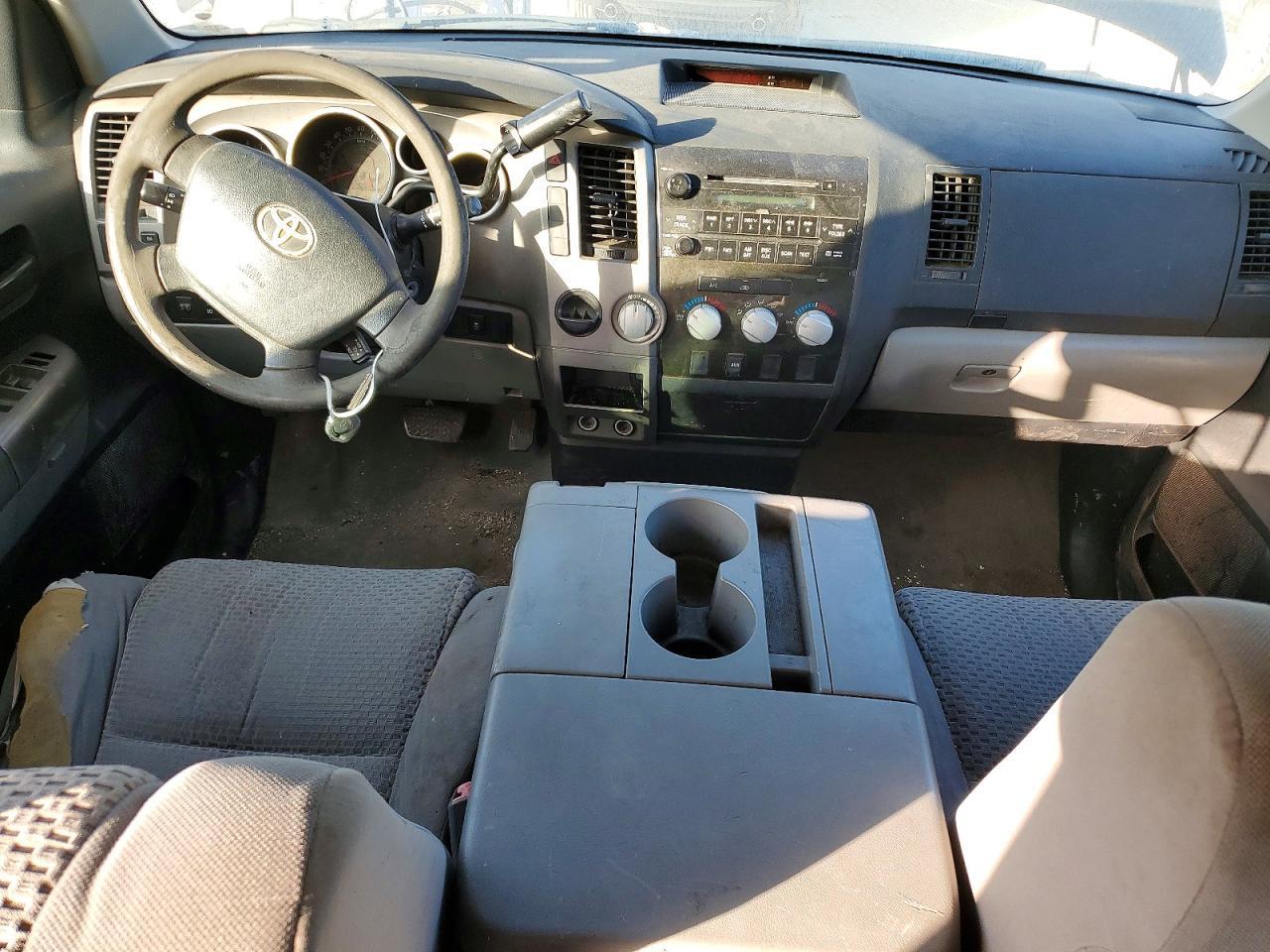 2011 TOYOTA TUNDRA