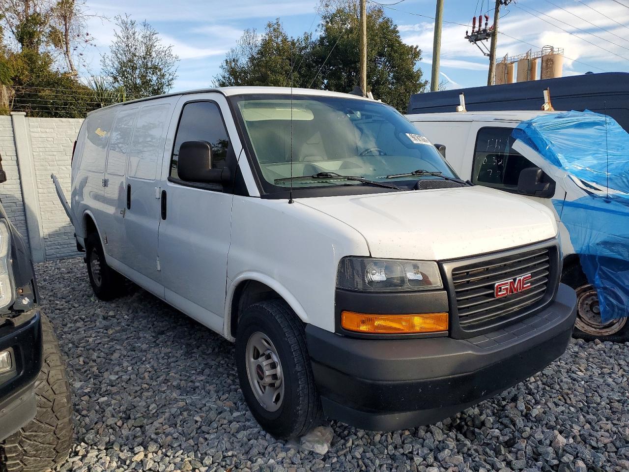 2023 GMC Savana