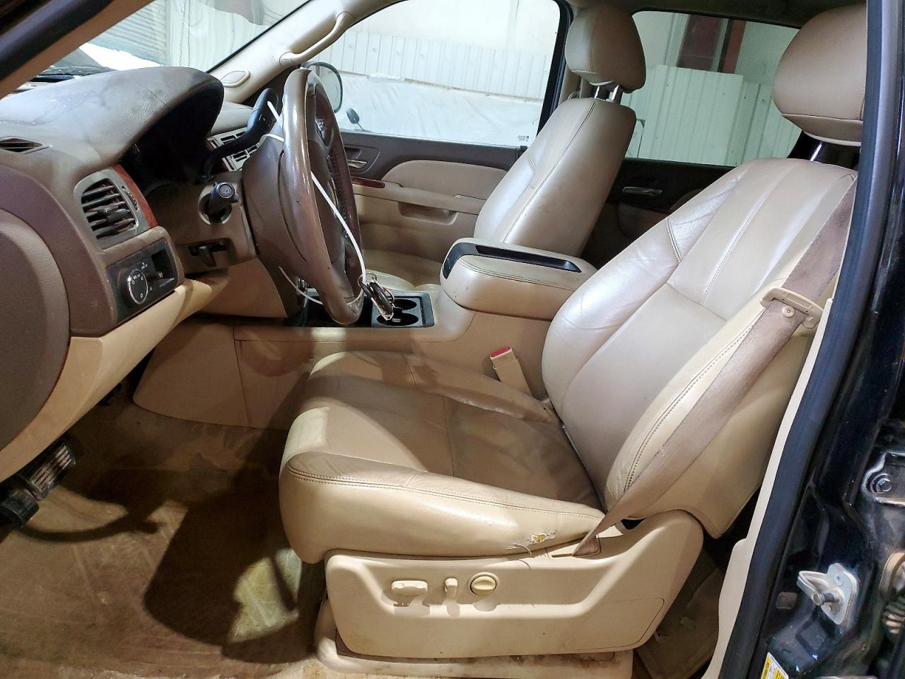 2011 CHEVROLET Suburban