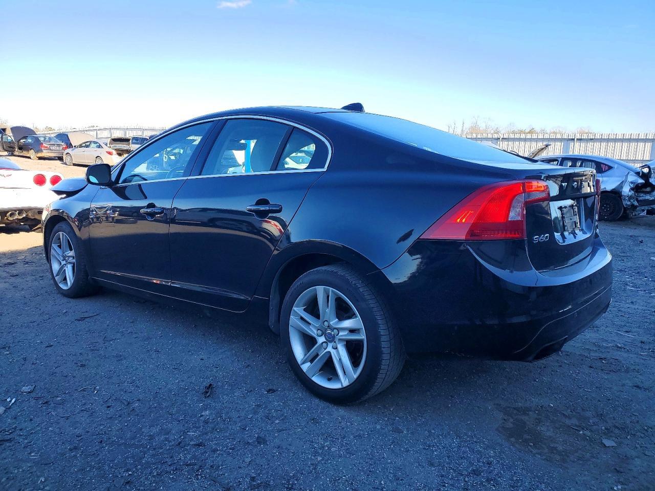 2015 VOLVO S60
