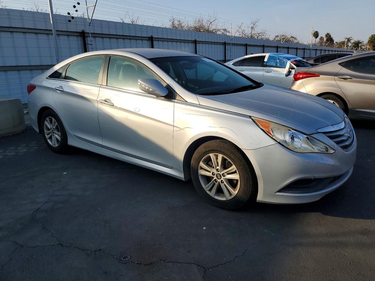 2014 HYUNDAI SONATA