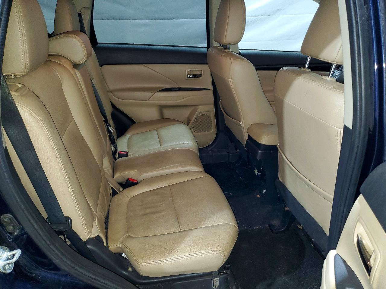 2016 MITSUBISHI outlander
