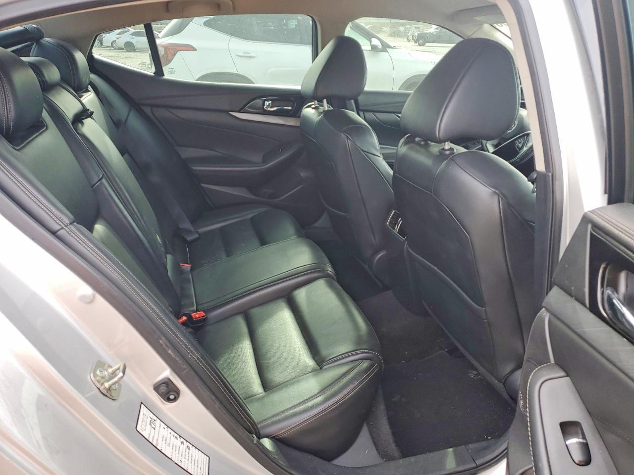 2017 NISSAN Maxima