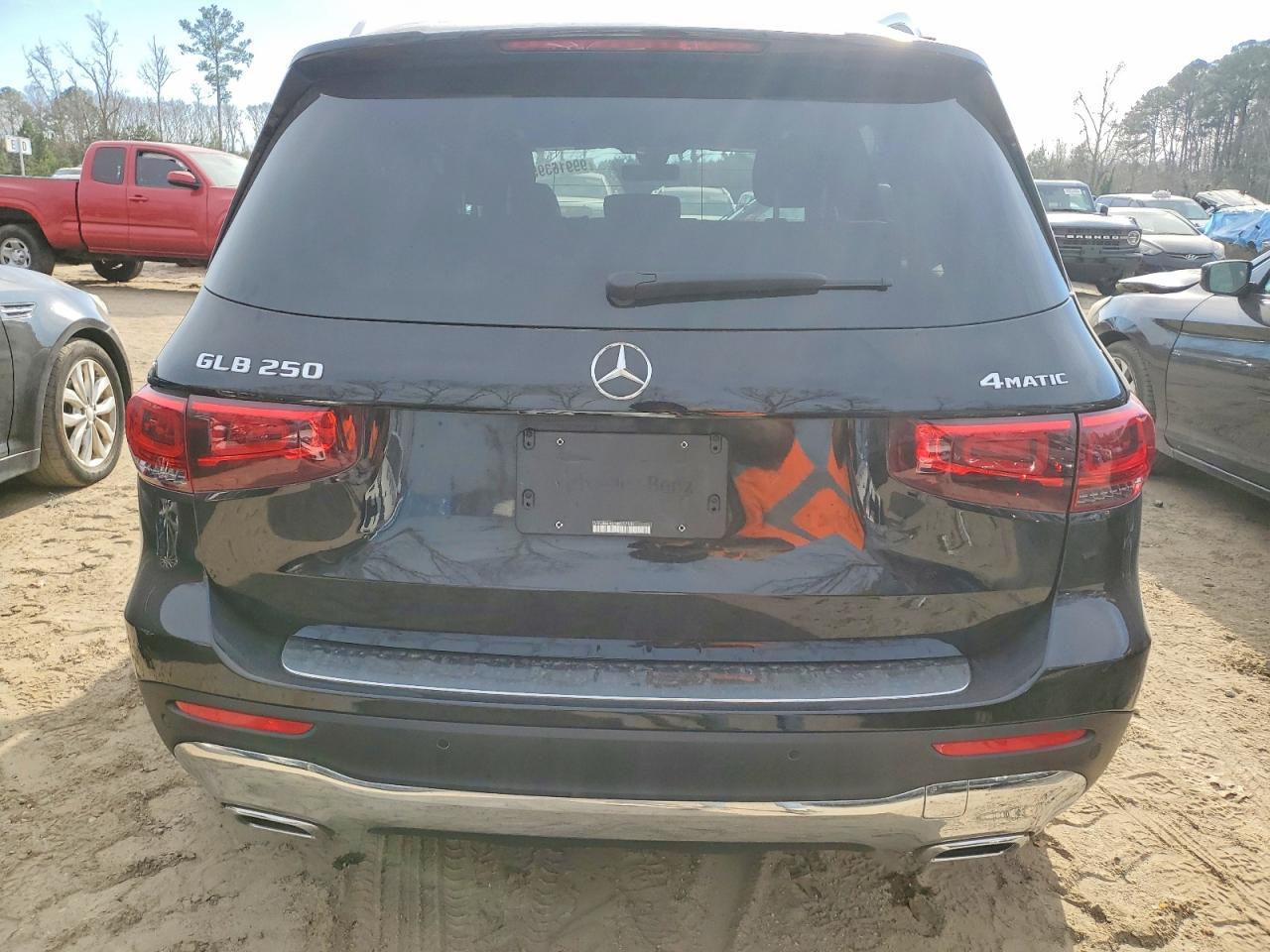 2022 MERCEDES-BENZ GLB-Class