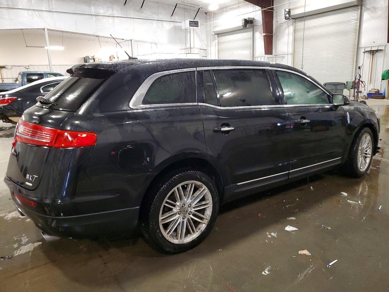2014 LINCOLN MKT