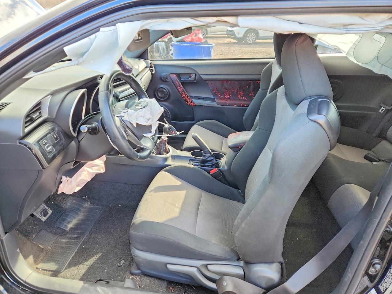 2015 TOYOTA SCION