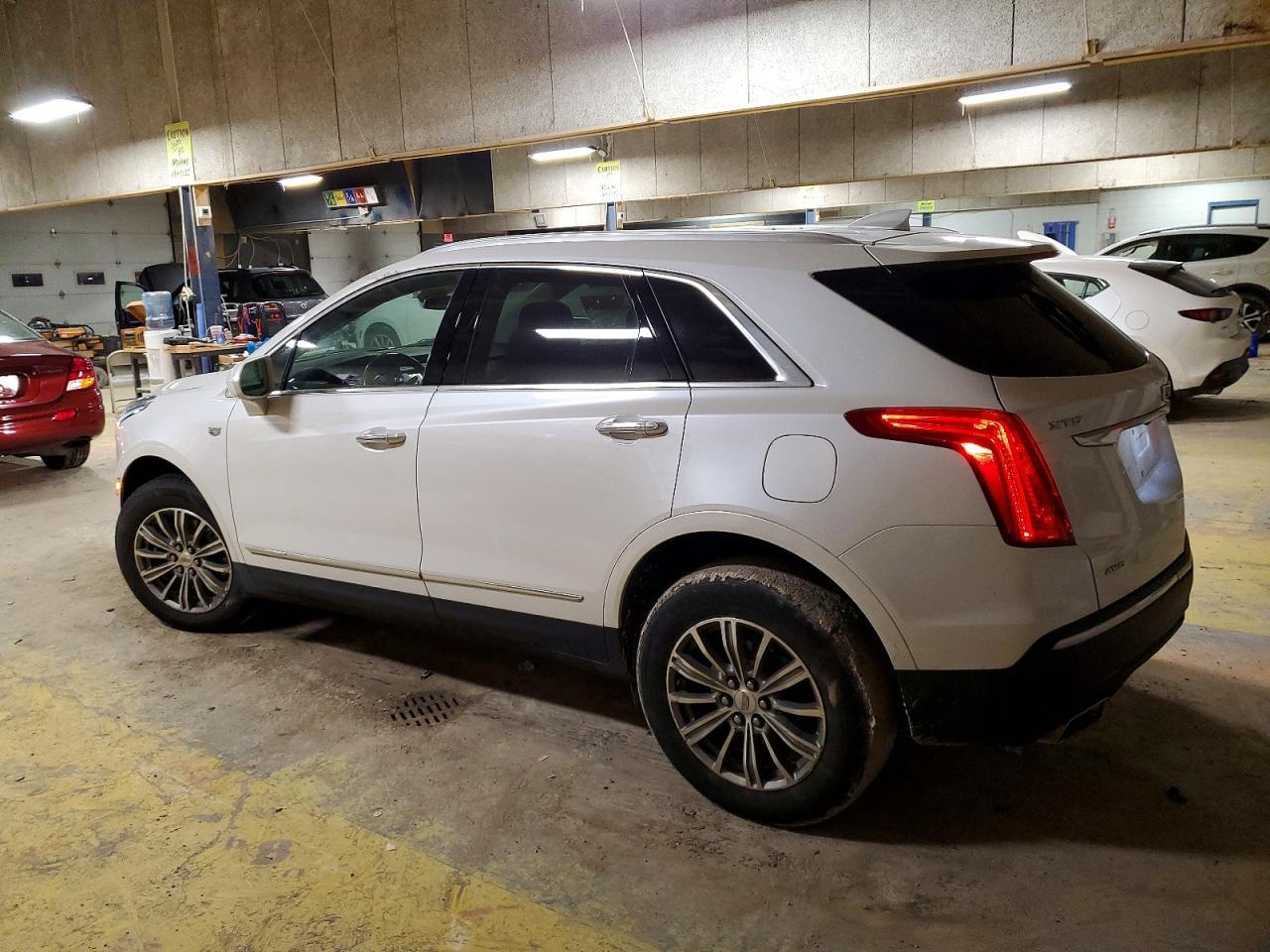 2017 CADILLAC XT5